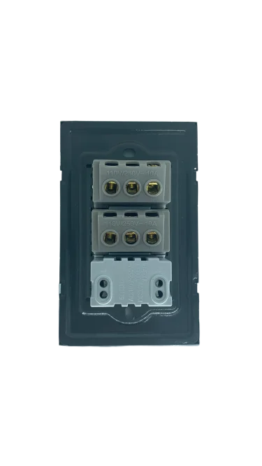 Tomada de Parede com Entradas USB e Carregador Universal para Dispositivos