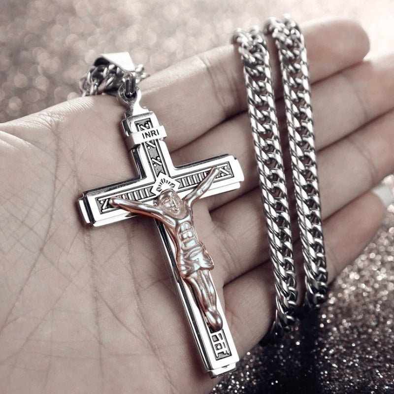 Colar Criativo com Pingente de Cruz de Jesus Cristo – Design Religioso Simples e Elegante para Homens e Mulheres