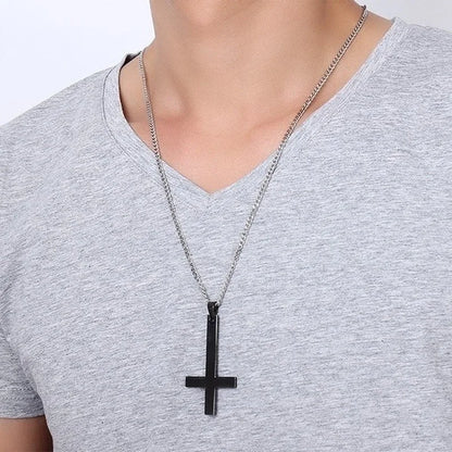 Colar Criativo com Pingente de Cruz de Jesus Cristo – Design Religioso Simples e Elegante para Homens e Mulheres