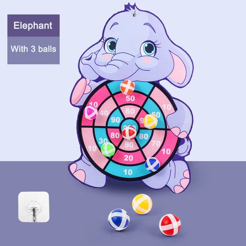 O Jogo de Dardos para Bebê com Bola Grudante é uma maneira divertida e segura de desenvolver a coordenação motora e a concentração das crianças! Inspirado no método Montessori, esse brinquedo educativo é ideal para pequenos de 3 a 7 anos, oferecendo um jogo esportivo interno sem riscos, graças às bolas grudantes que substituem os dardos tradicionais. Fácil de instalar e super leve, é perfeito para brincadeiras em família, promovendo aprendizado e diversão ao mesmo tempo