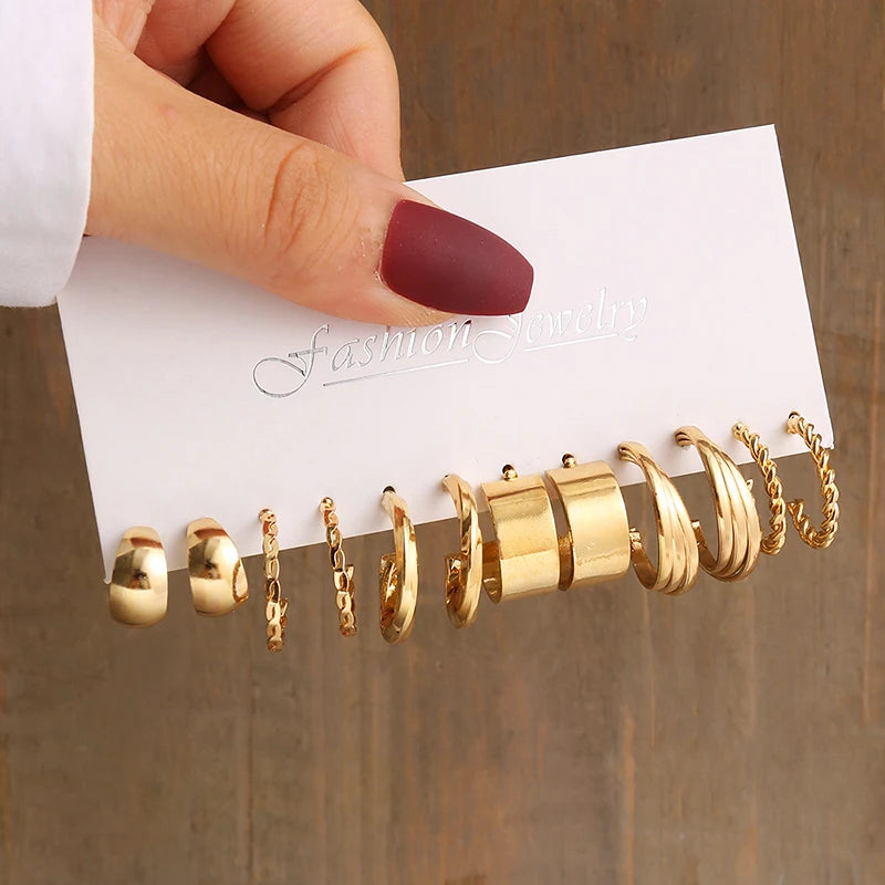 onjunto de Brincos Geométricos Vintage com Pérola – Dourados, Fio de Metal, Brincos Pendurados para Mulheres – Joias Elegantes para Festas