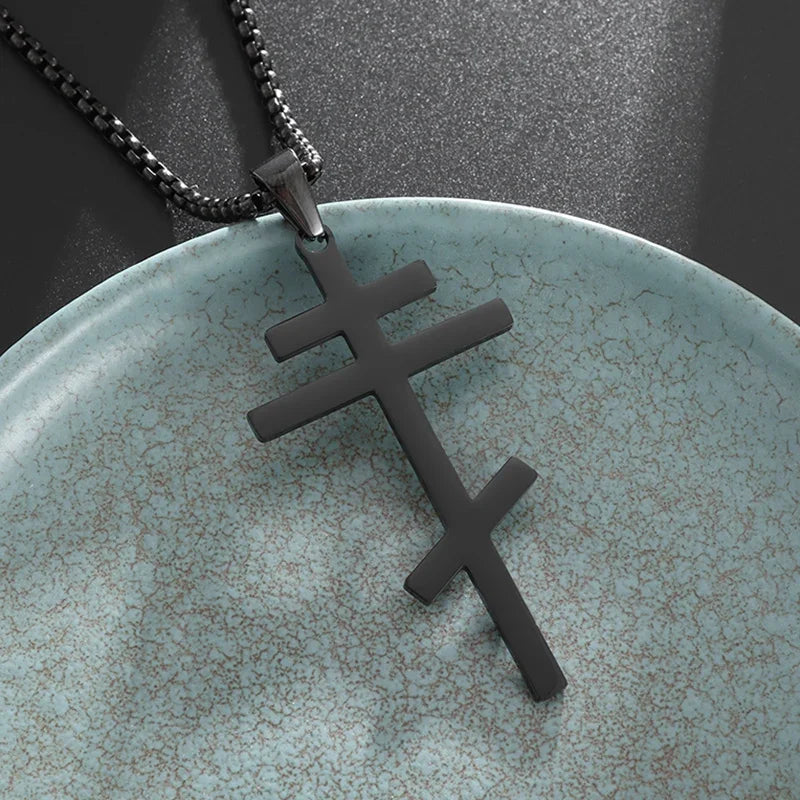 Colar Criativo com Pingente de Cruz de Jesus Cristo – Design Religioso Simples e Elegante para Homens e Mulheres