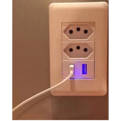 Tomada de Parede com Entradas USB e Carregador Universal para Dispositivos