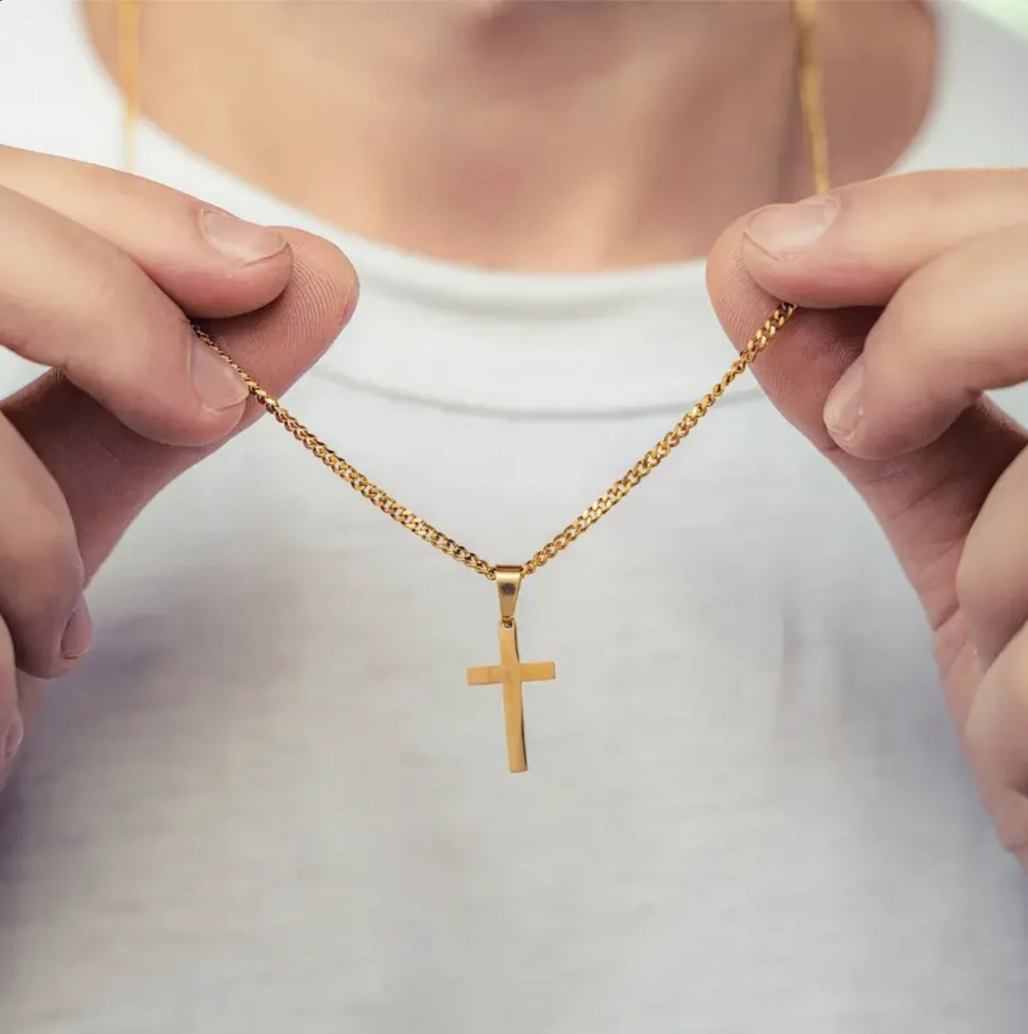Colar Masculino de Pingente de Cruz – Corrente Cubana Banhada a Ouro em Aço Inoxidável – Design Exclusivo para Homens e Mulheres