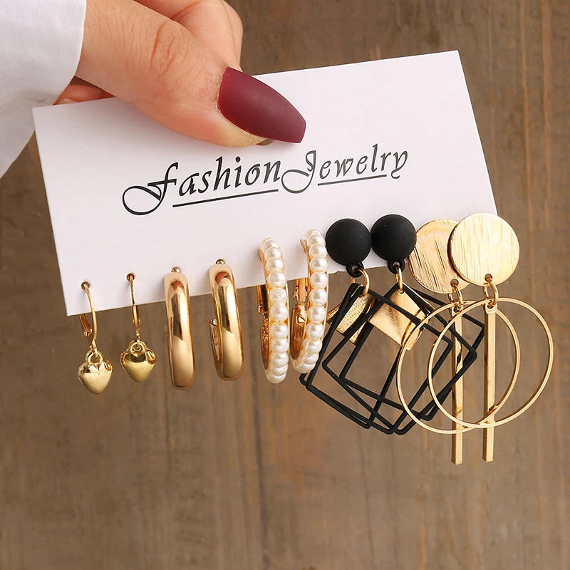 onjunto de Brincos Geométricos Vintage com Pérola – Dourados, Fio de Metal, Brincos Pendurados para Mulheres – Joias Elegantes para Festas
